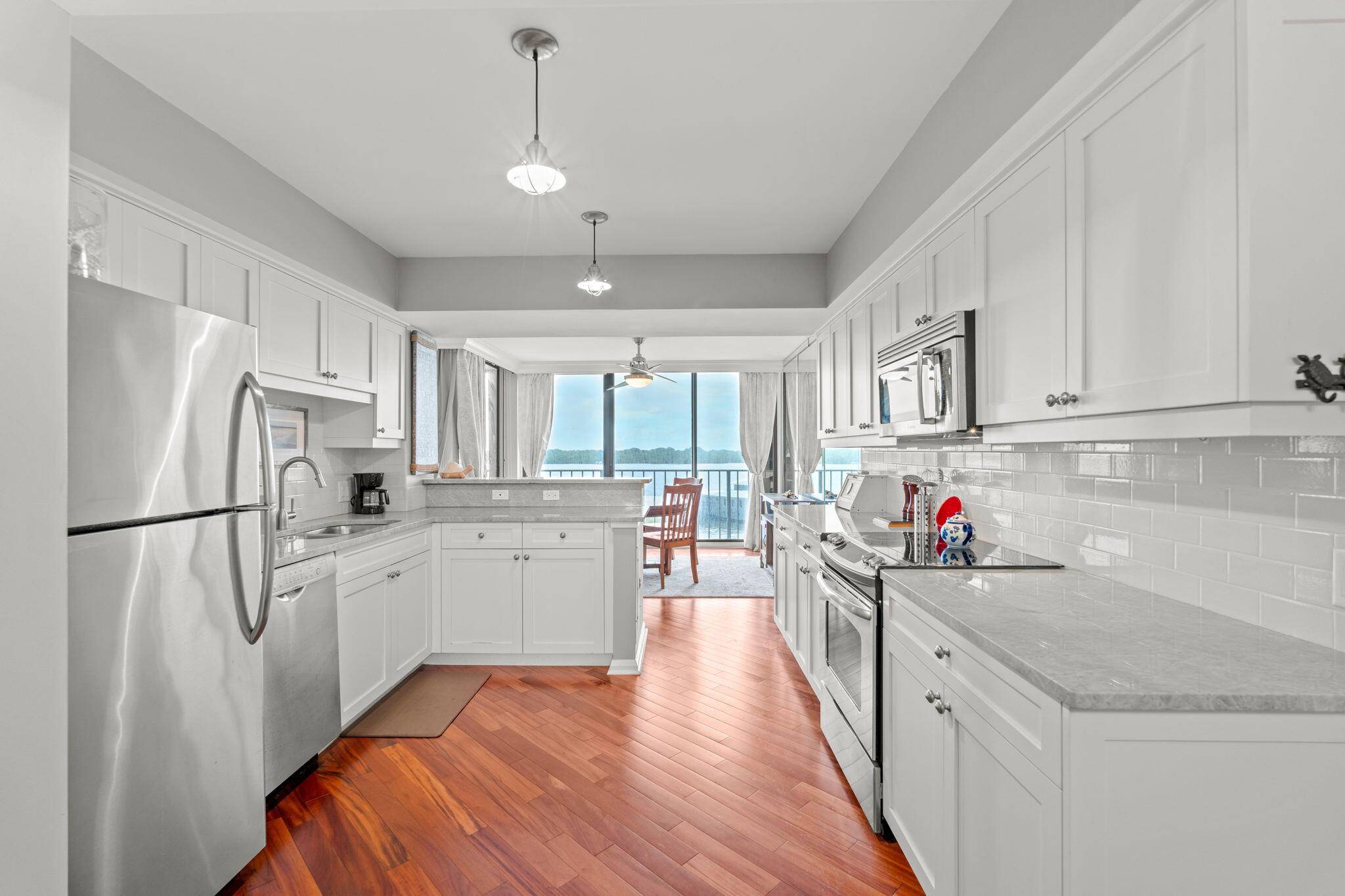 Come see this beautiful, fully renovated and fully furnished pet friendly, 2 bedroom, 2 bathroom condo featuring panoramic waterfront views !
