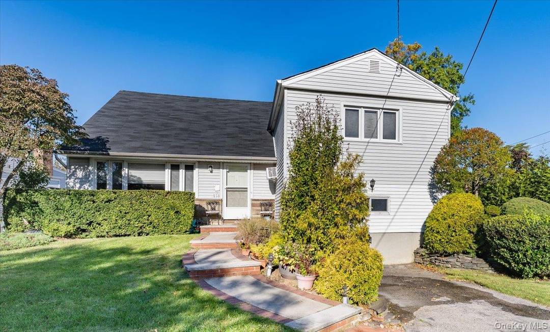 Move right into this beautifully maintained 4 bedroom home located in the desirable District 15 !