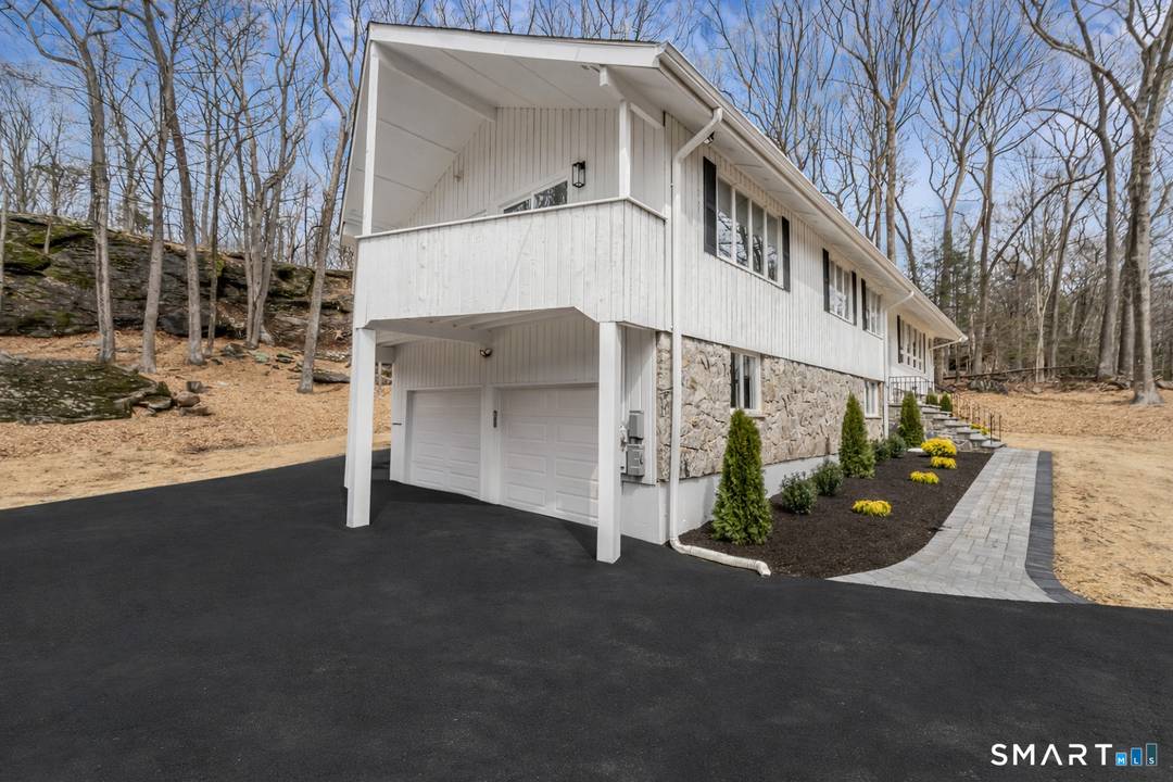 Builder renovated mid century modern stunner in a super convenient Lower Easton location.