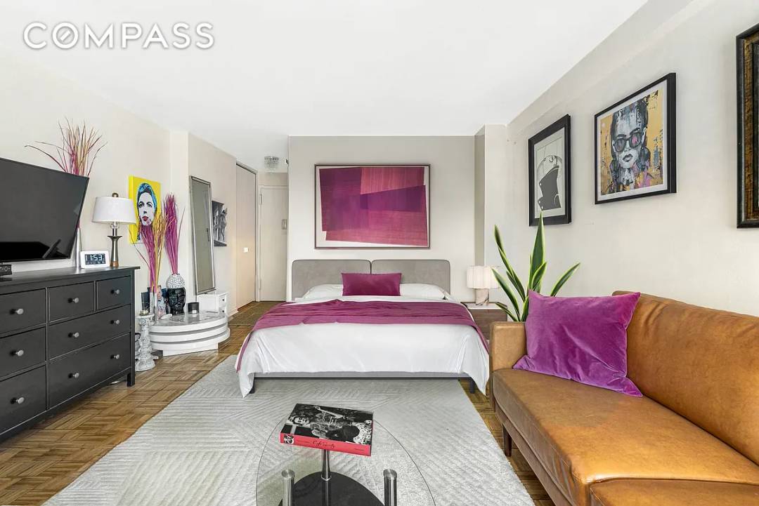 Welcome to 15F, a bright and sunny studio featuring a newly renovated kitchen amp ; bathroom.