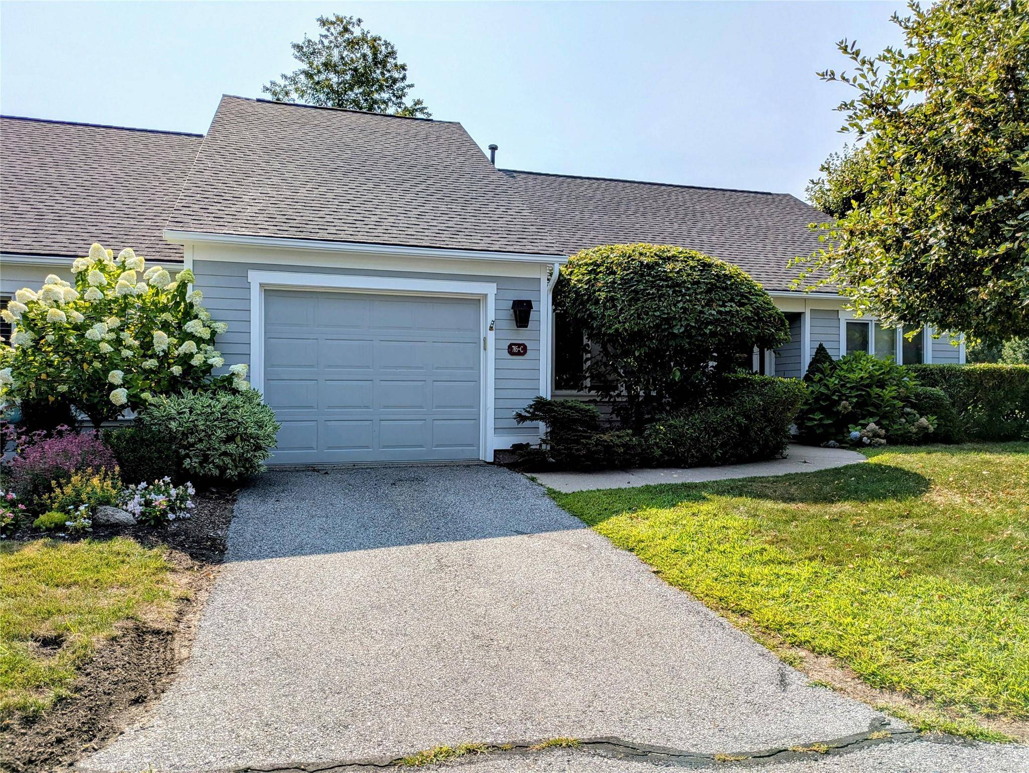 Welcome to effortless living in the heart of Somers in Heritage Hills.