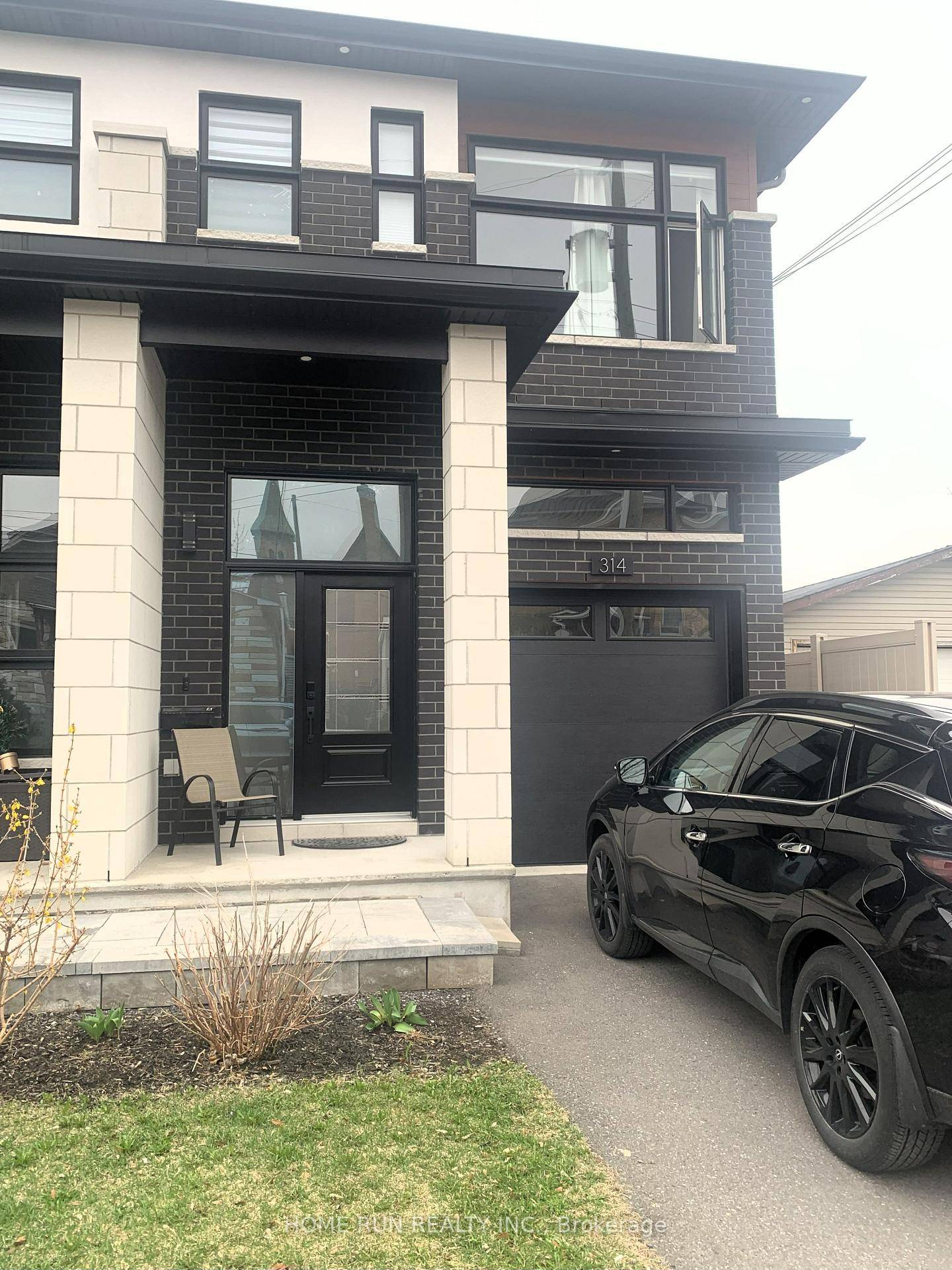 Ground and upper level of End unit Townhouse for rent !