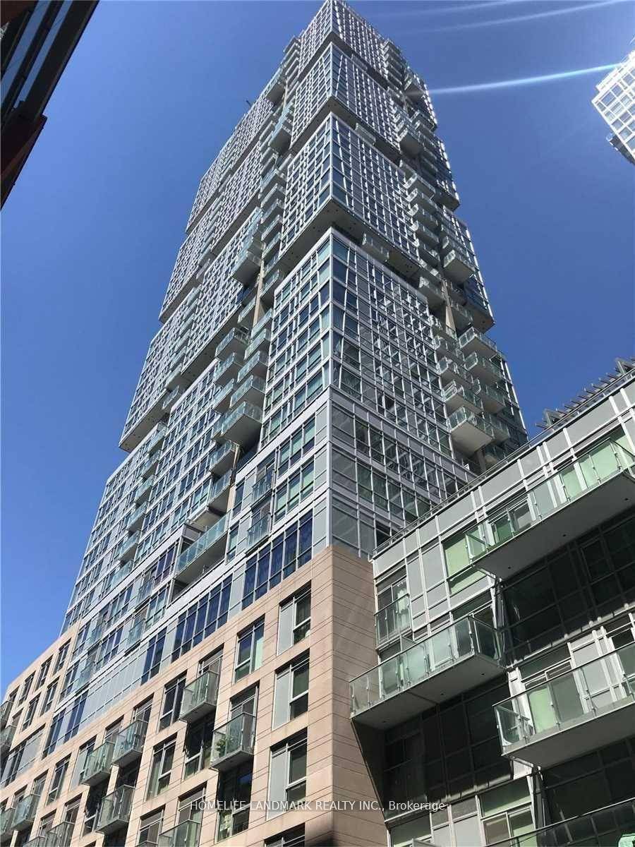 Studio 2 University Richmond St, Entertainment District lt ; gt ; practical 1 Br Spacious Sunny Bright, 9Ft Ceiling lt ; gt ; hardwood Floor Thru Out, Floor To Ceiling ...