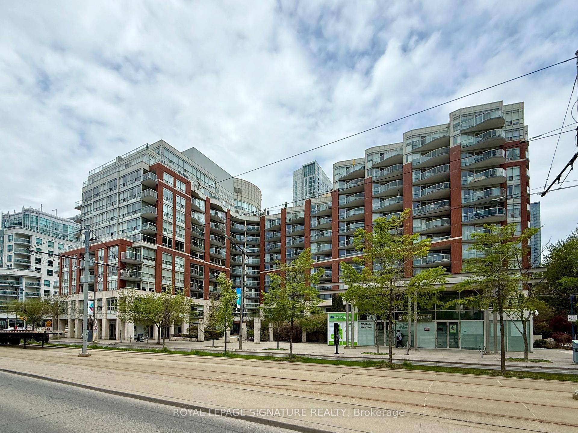Welcome to waterfront living !