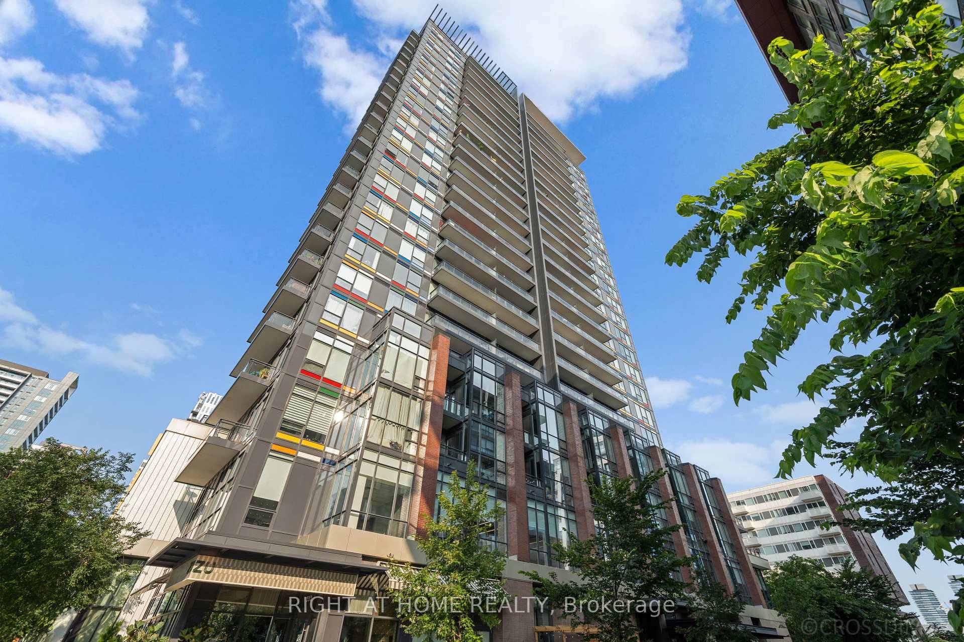 Stylish urban living at Paintbox Condos !