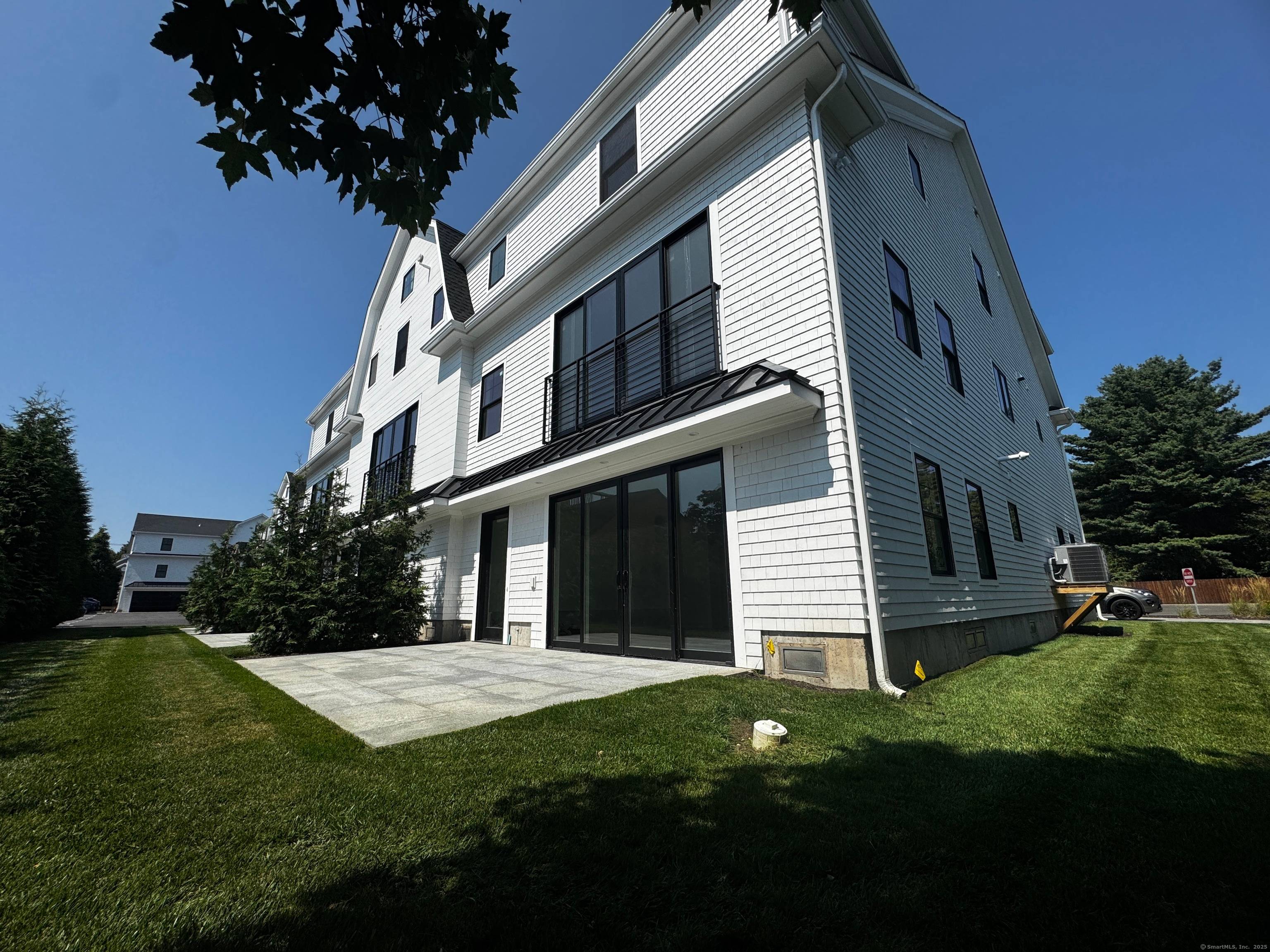 This Luxury Townhouse Condo with 4400 square feet offers an exceptional living experience in its spacious layout.