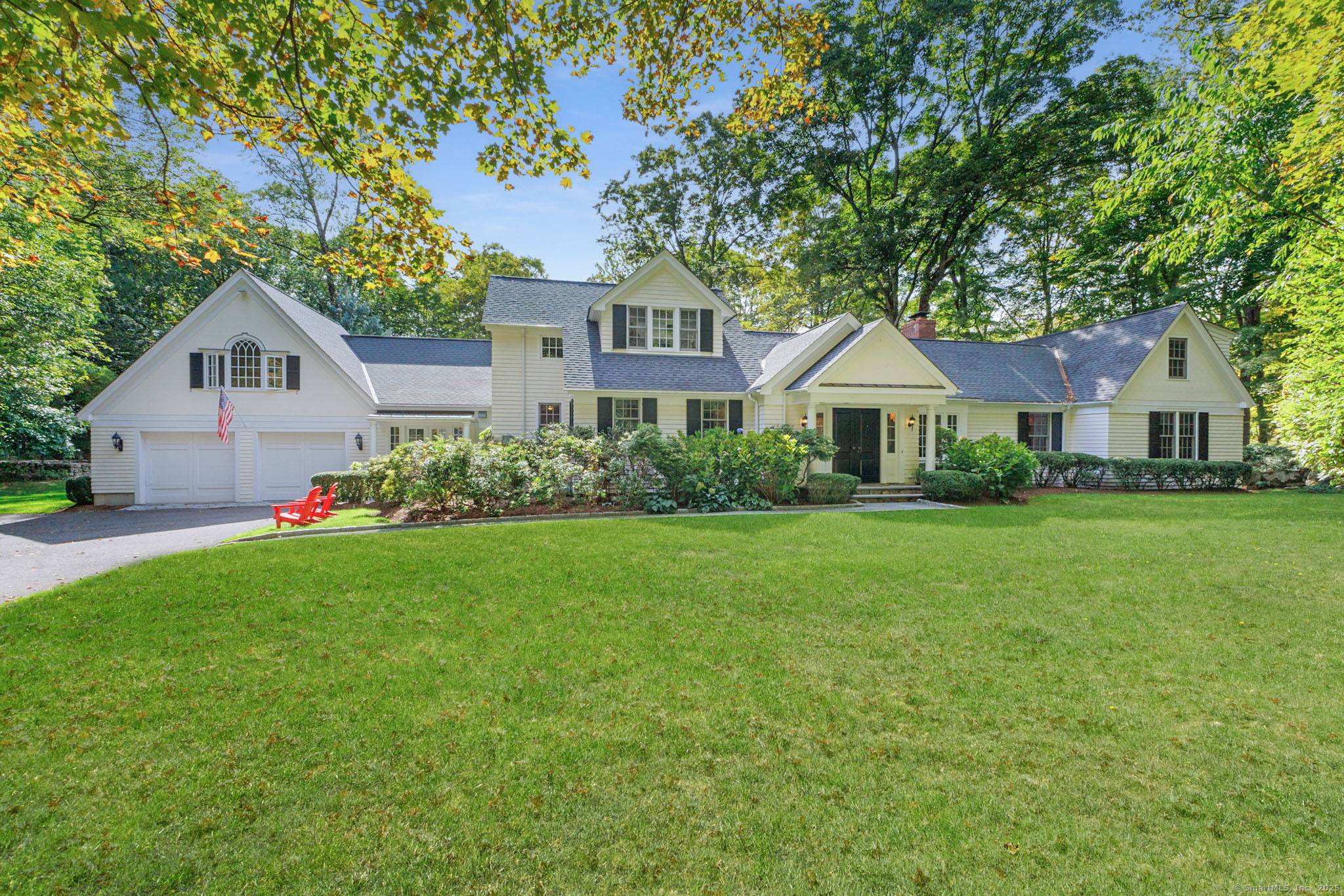 Nestled at the end of a private lane off the sought after Smith Ridge Road, this enchanting 1924 Cape exudes unbeatable charm and timeless elegance.