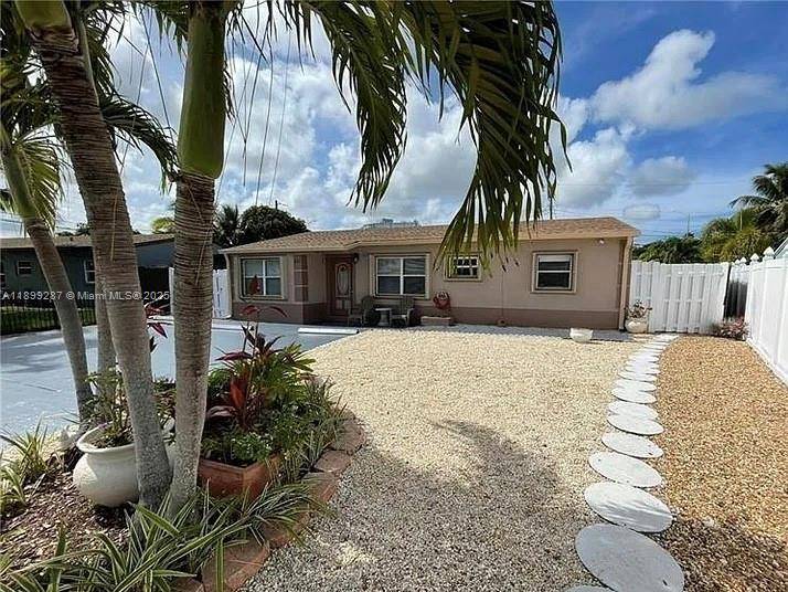 Welcome to this beautiful 4 bedroom, 2 bath single family home in the heart of Oakland Park.