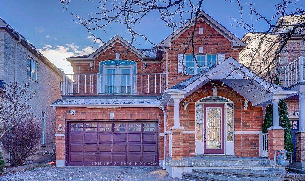 Beautiful and Stunning detached 1975 sqft Upper level 930 sqft basement, 2 Storey with 4 2 Bed amp ; 3 1 Bath Located In A Family Oriented Neighborhood.