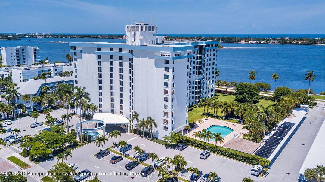 Two bedroom Two bath condo with fantasic views.