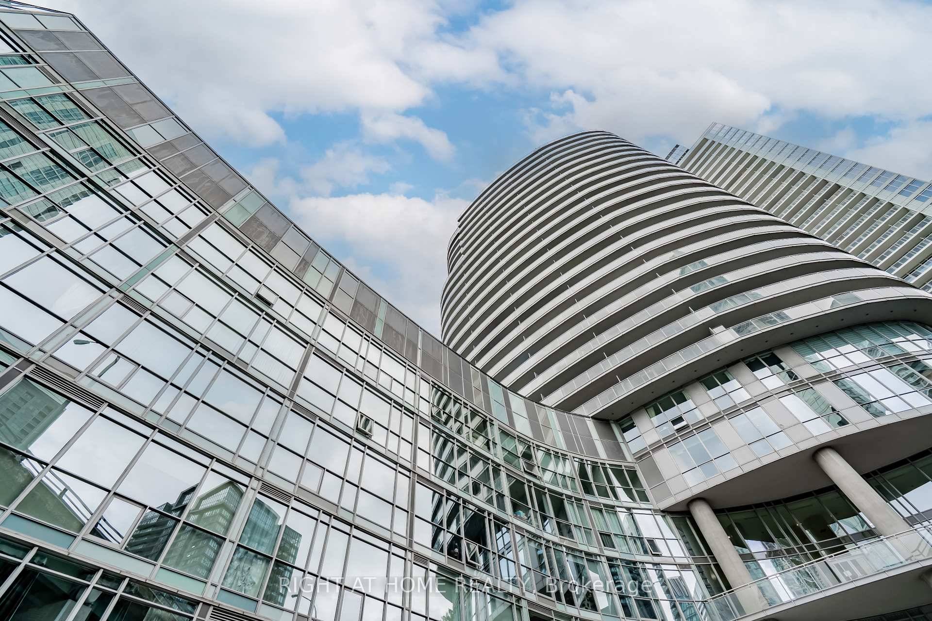 Welcome to the Stunning Panorama Condos !