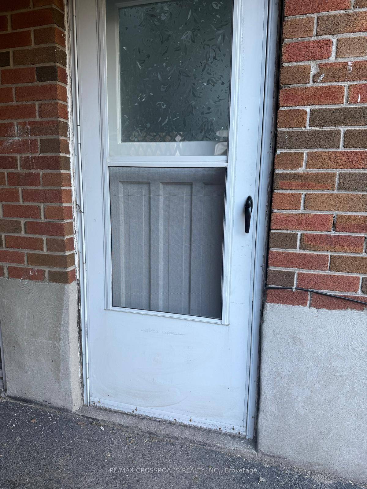 Newly Renovated, Two Bedroom Suite In Lower Level Of Detached.