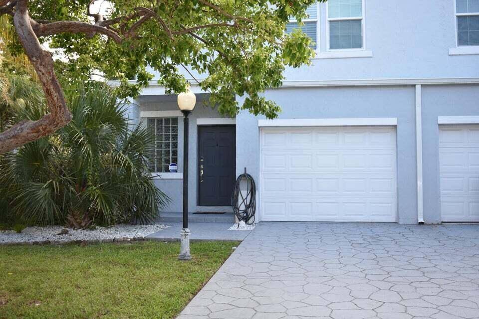 Fully furnished updated townhouse.