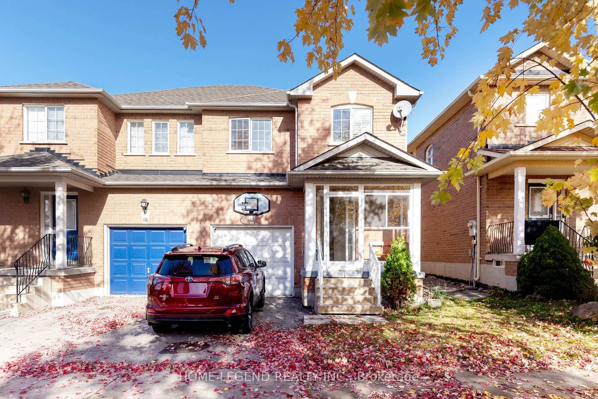 Bright amp ; Newly Upgraded 3 Bedroom Semi Detached Home for Lease in the Highly Desirable Berczy Community !