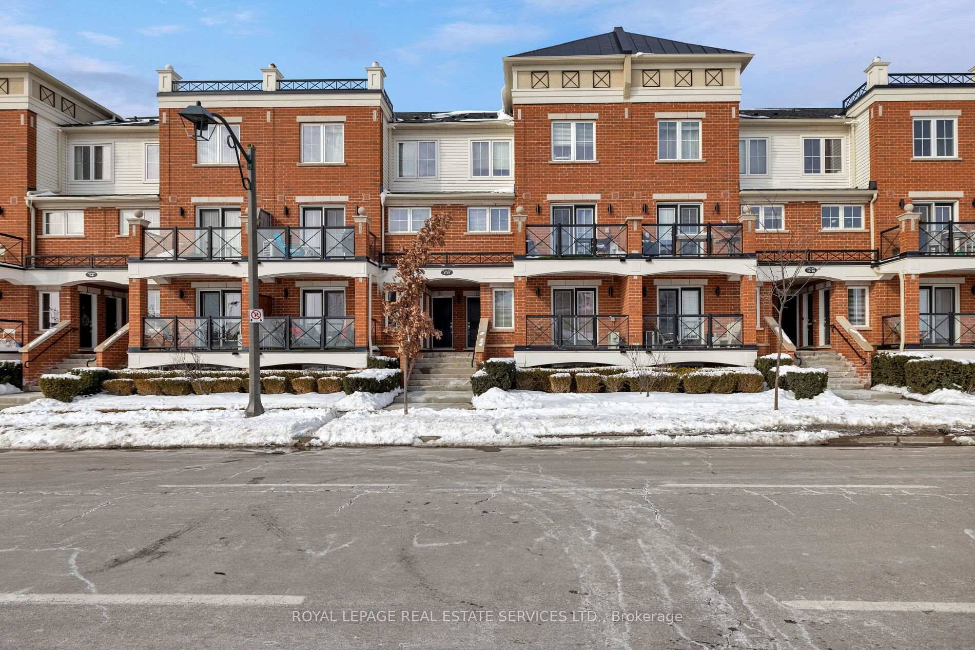A Luxurious 2 Bedroom Fernbrook Condo awaits in Uptown Core, Oakville.
