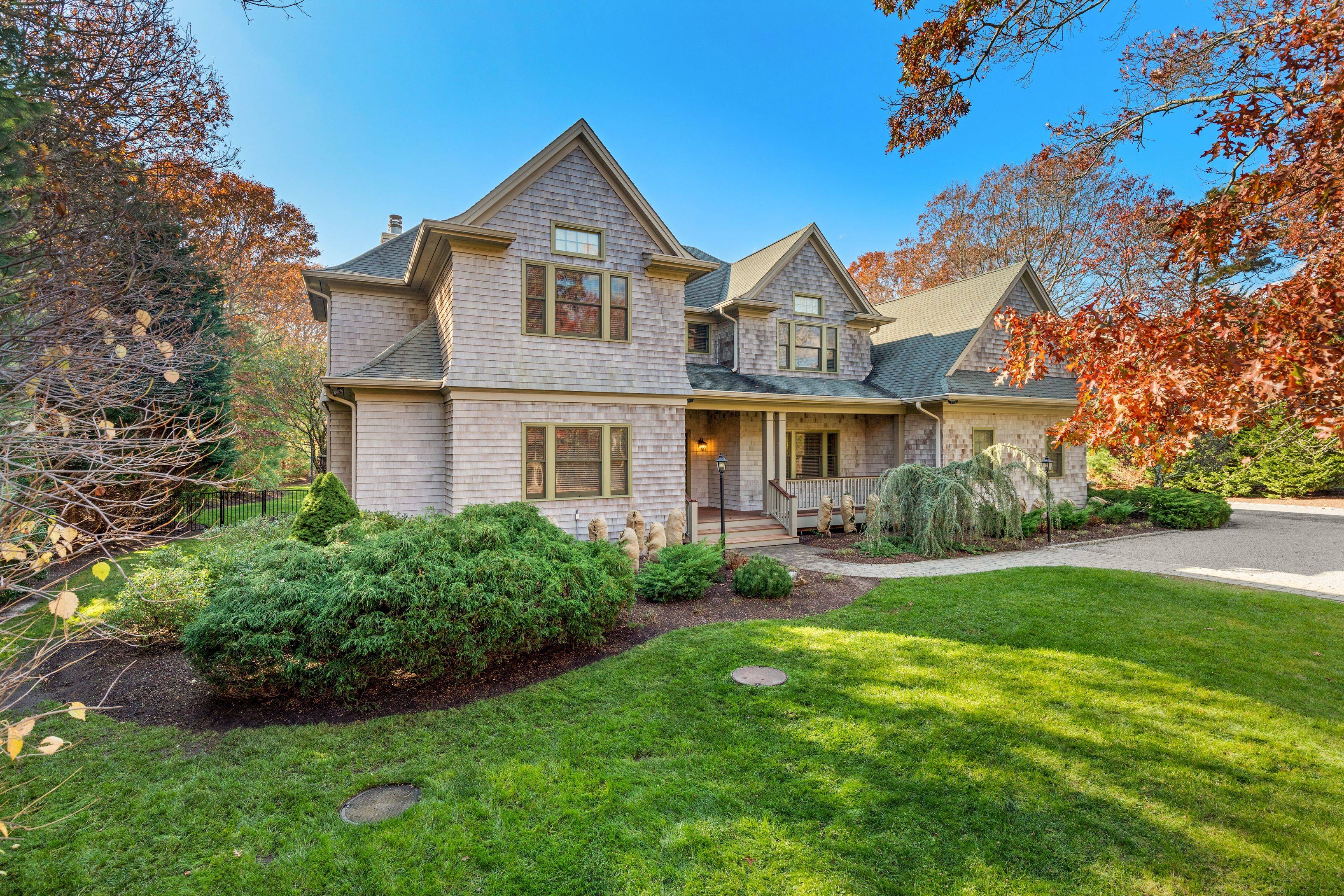 SIX BEDROOM QUOGUE TRADITIONAL WITH POOL AND TENNIS