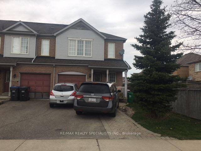 Beautiful 3 Bedroom End Unit Home on Oversized Premium Lot Prime Location !