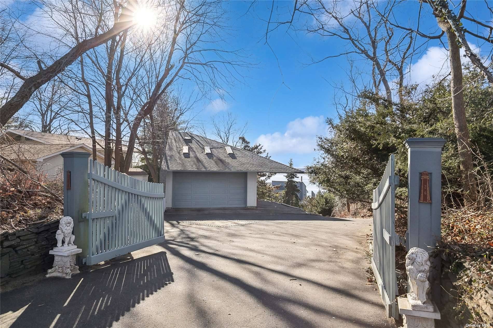 Nestled along the picturesque Long Island Sound, this contemporary waterfront home offers unparalleled luxury and breathtaking views.