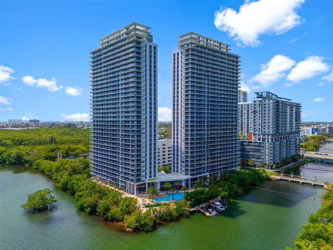 Experience elevated living in this stunning corner Lower Penthouse featuring 3 bedrooms, 3 full bathrooms, plus a versatile den, located in one of the most desirable lines at the luxury ...