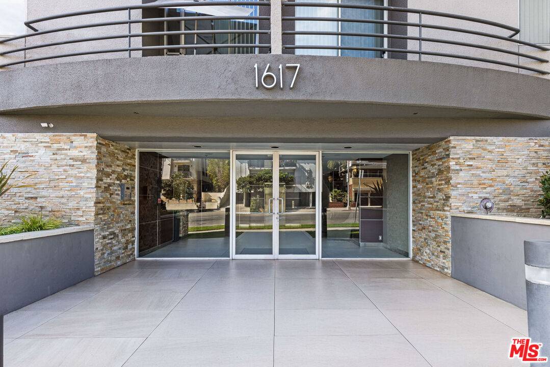 1617  S Beverly Glen Blvd 2BR Westwood La