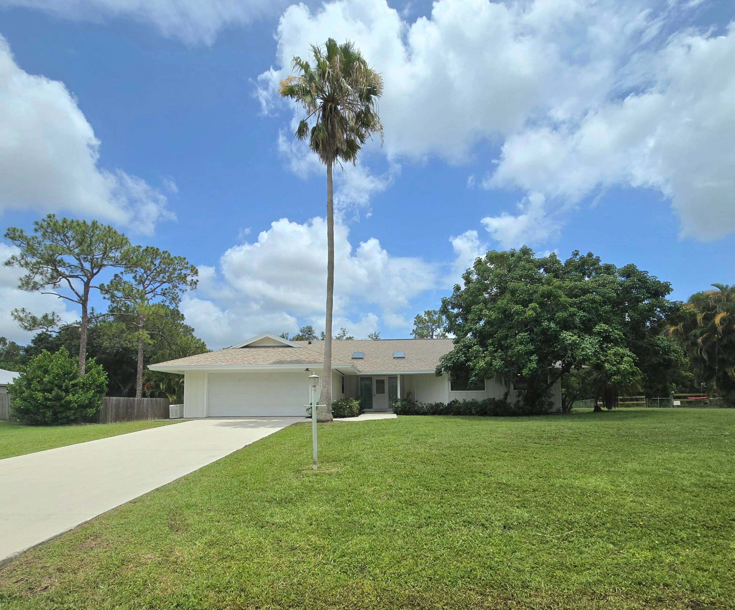 Come tour this beautiful 3BR 2BTH 2CG spacious pool home with whole house generator 2025 ROOF, situated on just under 1 2 acre homesite in Gregor Woods, a low Hoa ...