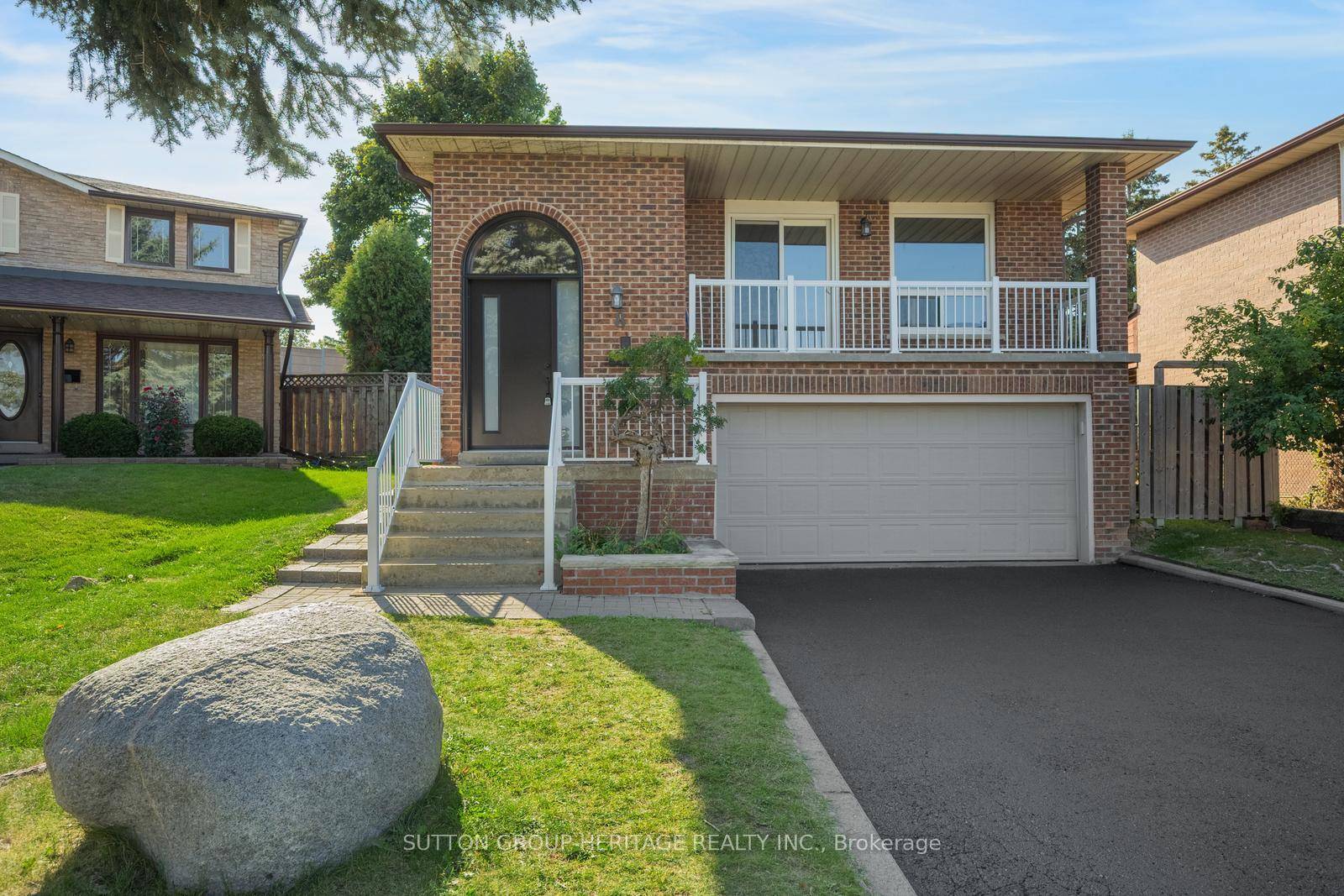 Legal Apartment Parking for 8 Cars Separate Entrance to Basement Unit Welcome to Poinsettia Place a Beautiful Raised Bungalow Nestled on a Family Friendly Quiet Court.