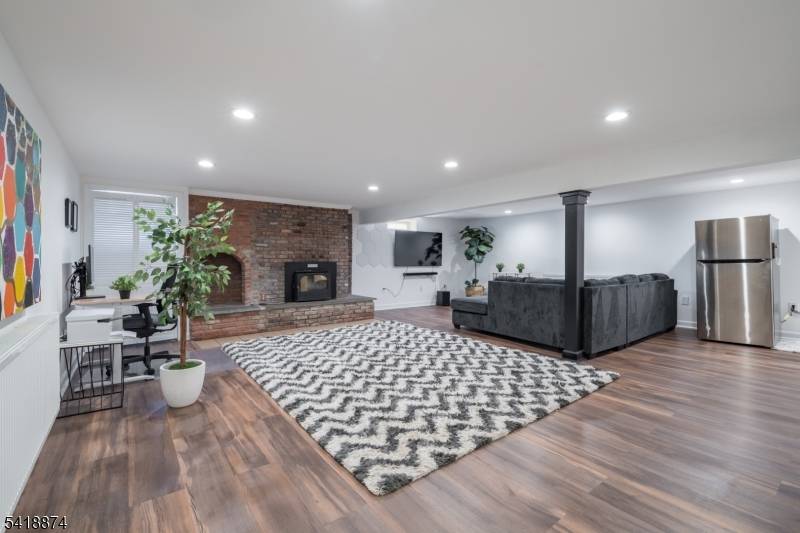 MID CENTURY RAISED RANCH IS HIDDEN GEM IN DESIRABLE GILLETTE NEIGHBORHOOD !