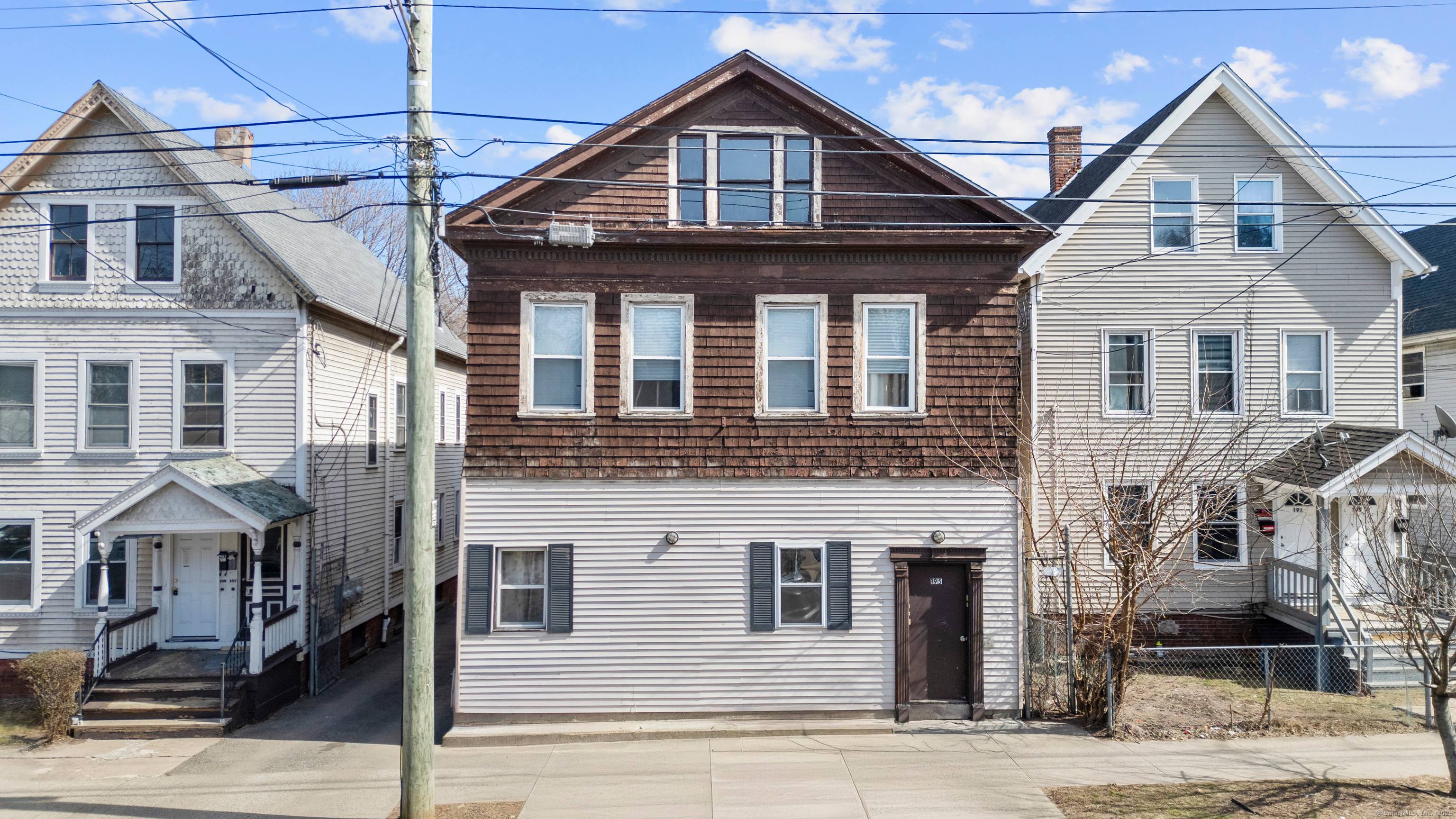 Welcome to 193 Farren Ave, New Haven, CT 06513 a versatile multi family property featuring four units with a total of 7 bedrooms and four bathrooms.
