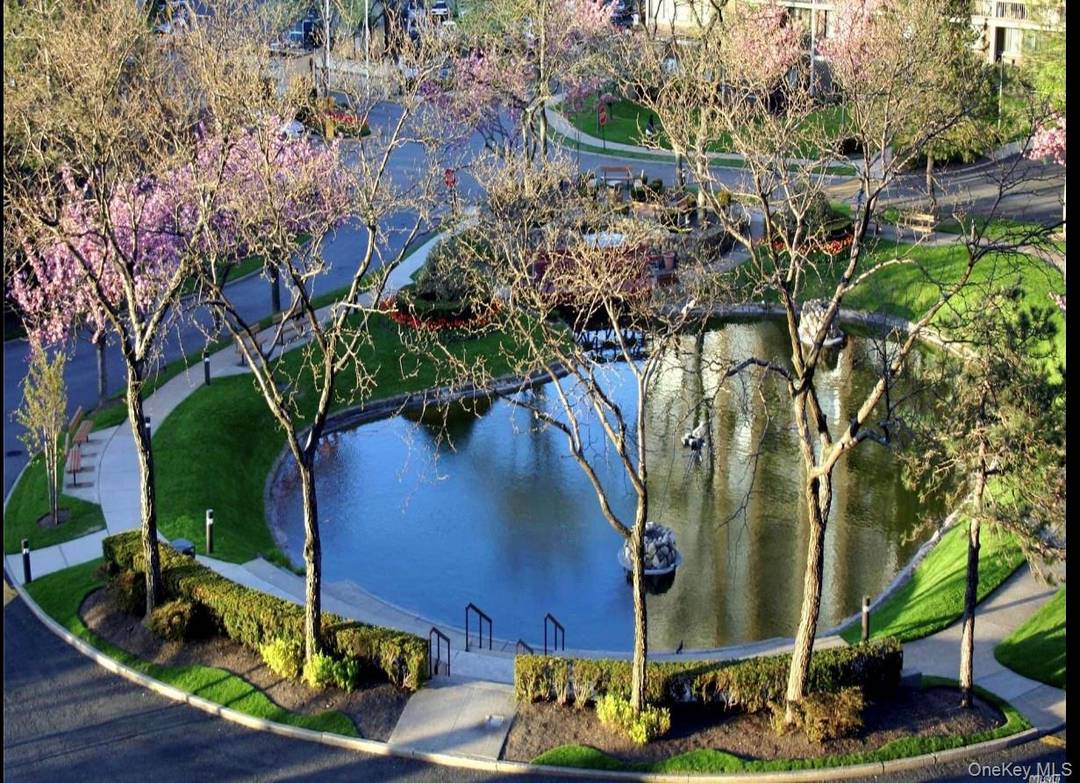 BEAUTIFUL 2 BEDROOM 2 BATH, LARGEST 2 BEDROOM AT THE BAY CLUB, STAINLESS STEEL APPLIANCES, ENDLESS CLOSETS, BEAUTIFUL WATER VIEWS, 1500 SQARE FEET OF LUXURY LIVING