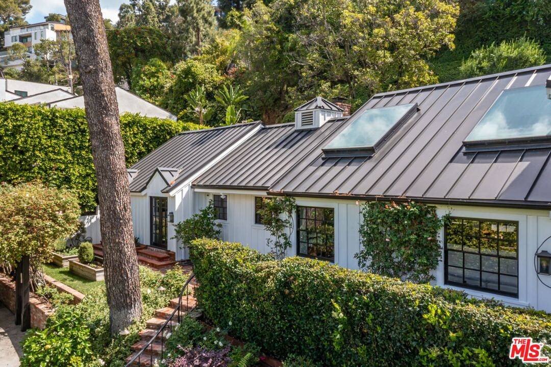 9151   Warbler Pl 3BR Sunset Strip La