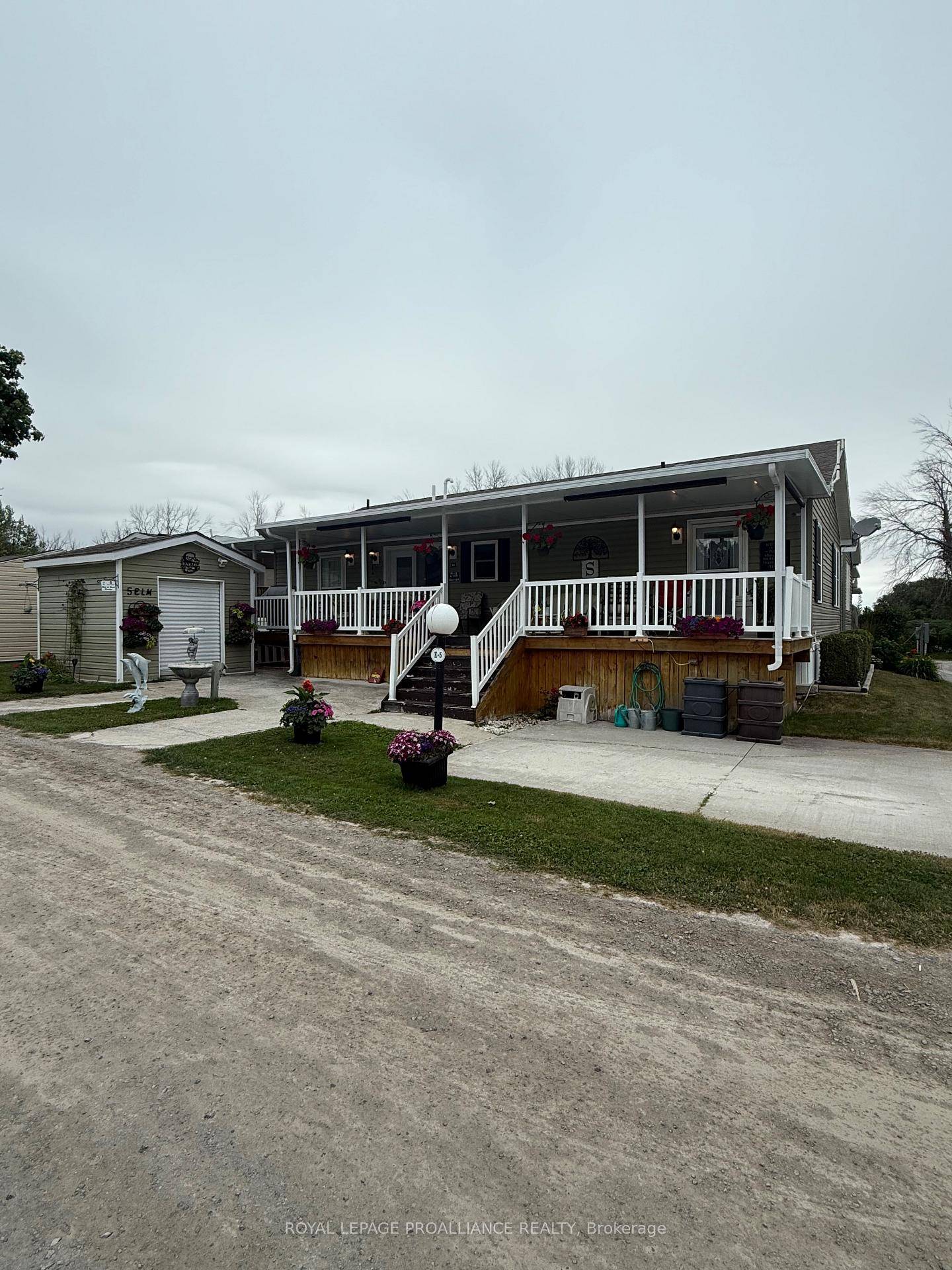 Year round living in Bay Meadows Park, a gated 50 adult community on Lake Ontario in Prince Edward County !
