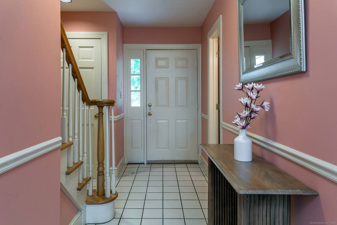 Mint Quarry Ridge condo with many updates, a quiet setting all in a fabulous location with low taxes.