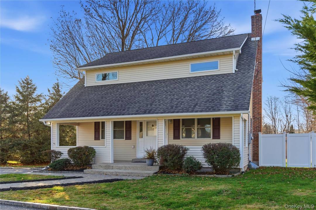 Move right in to this charming 3 bedroom home in the heart of Greenlawn.