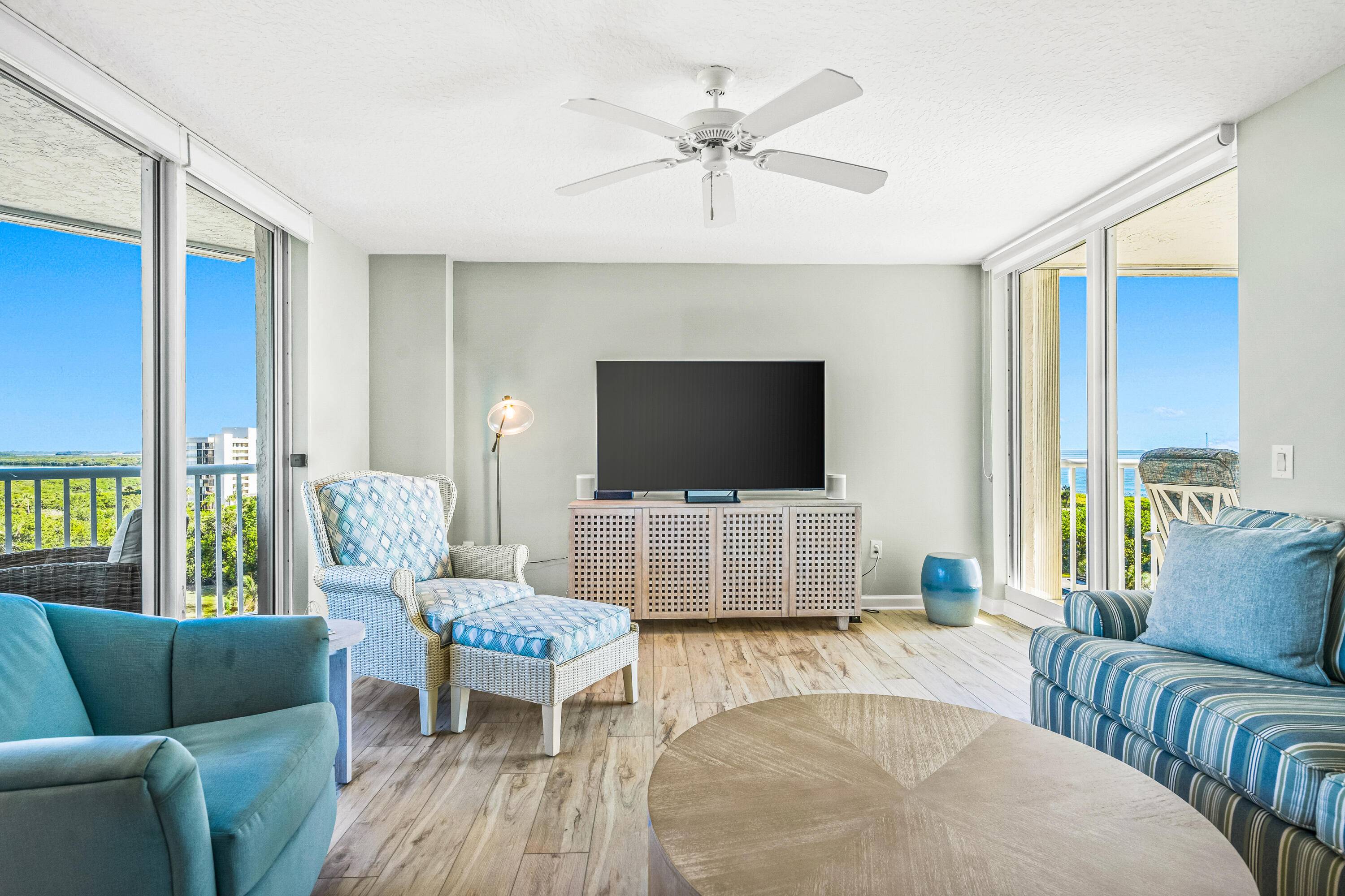 Beautiful 3 bed, 2 bath corner unit with panoramic ocean and intracoastal views !