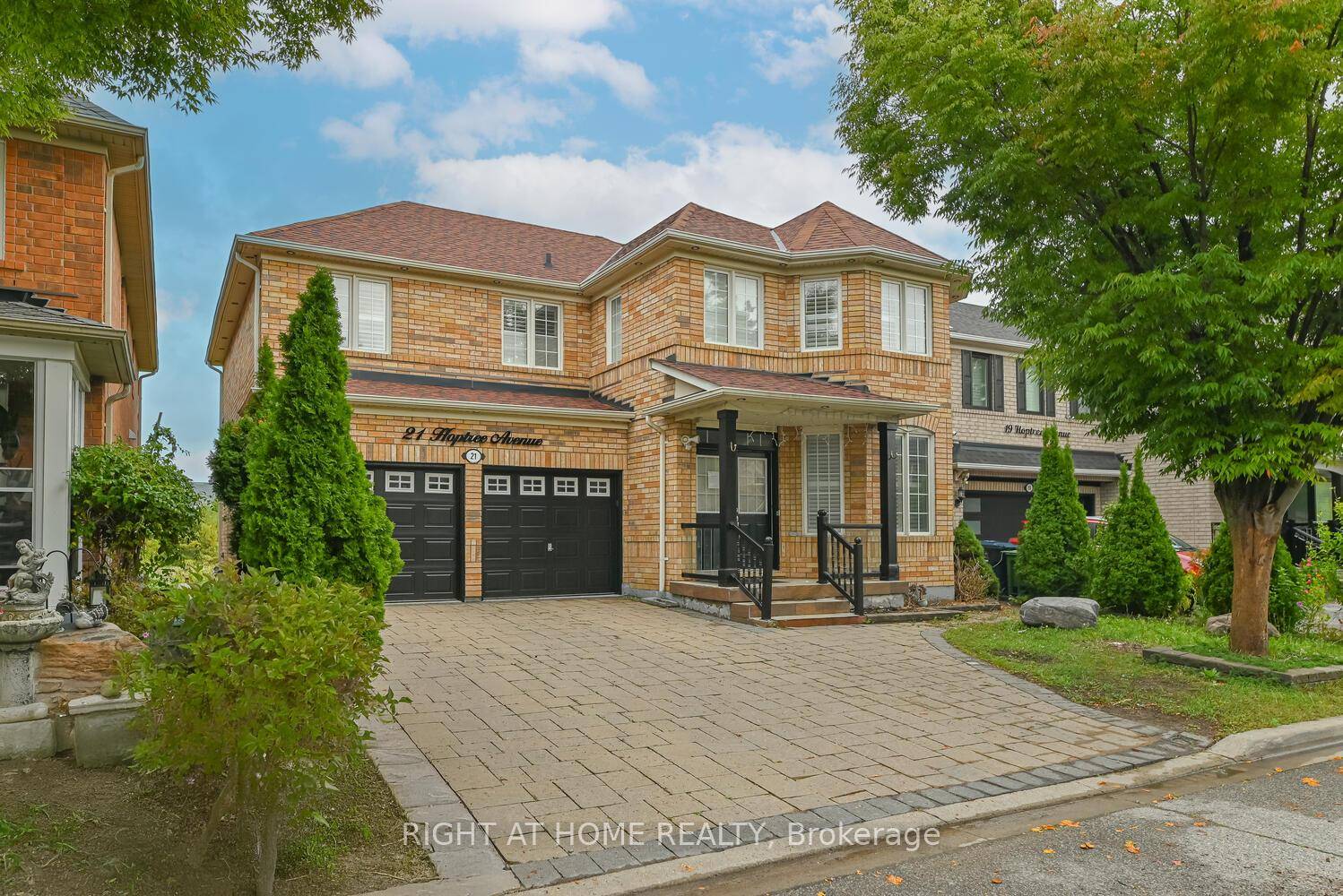 Fabulous 5 Bedroom 5 Washroom Home With W O Backing Onto Greenbelt.