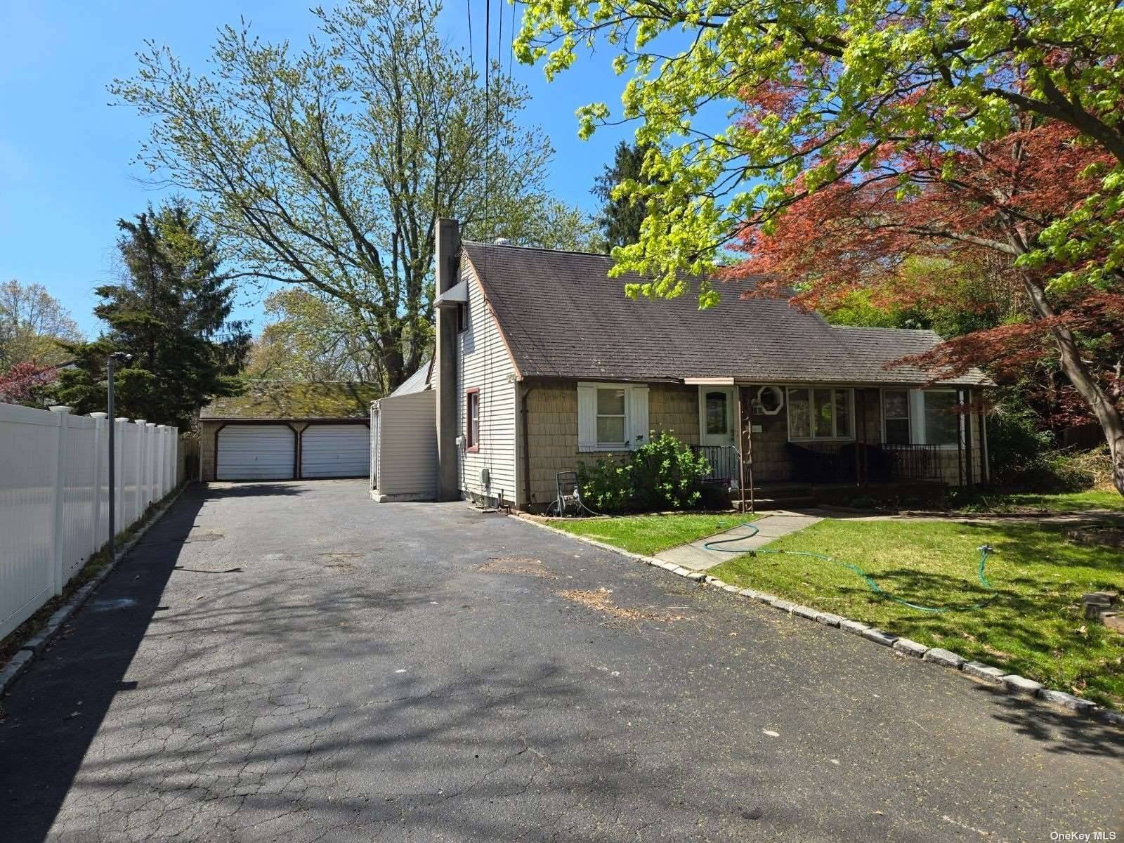 Multifunctional home conveniently located near transportation and shopping.