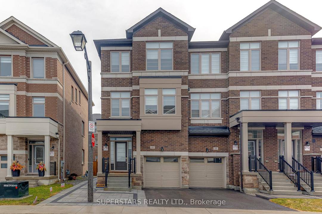 Welcome To This Impressive End Unit Townhouse, Offering The Feel Of Semi detached, Features A Rare Legal Duplex By The Builder And A Generous 2645sqft.