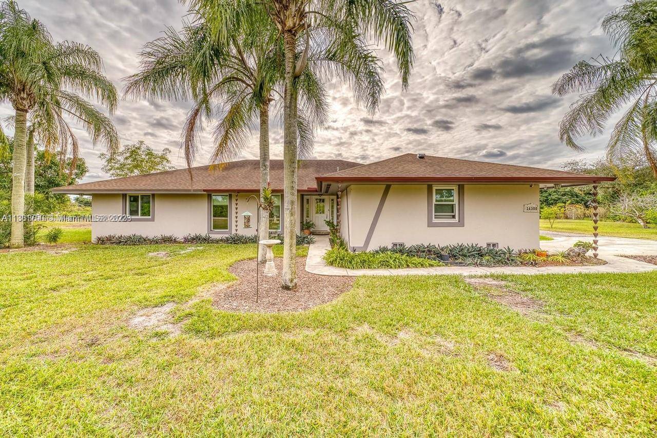 Beautiful home in the country with all the comforts of the city.