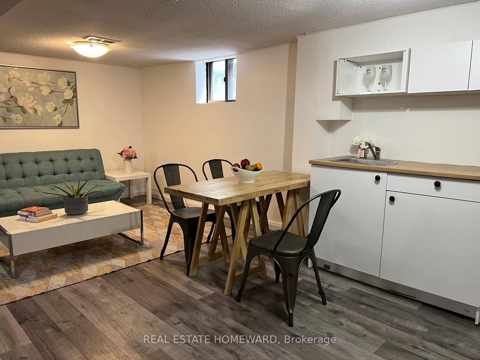 Large furnished or unfurnished if you wish !