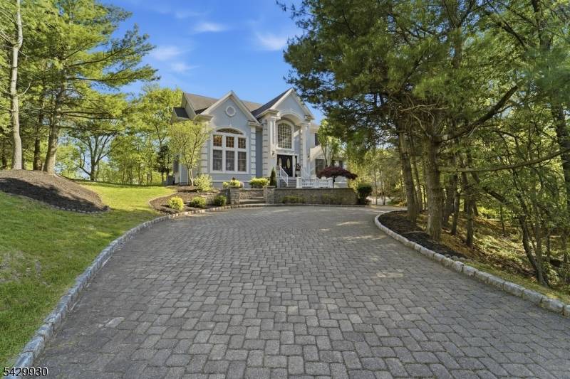 Introducing a Distinctive Custom 5 bedroom, 4.