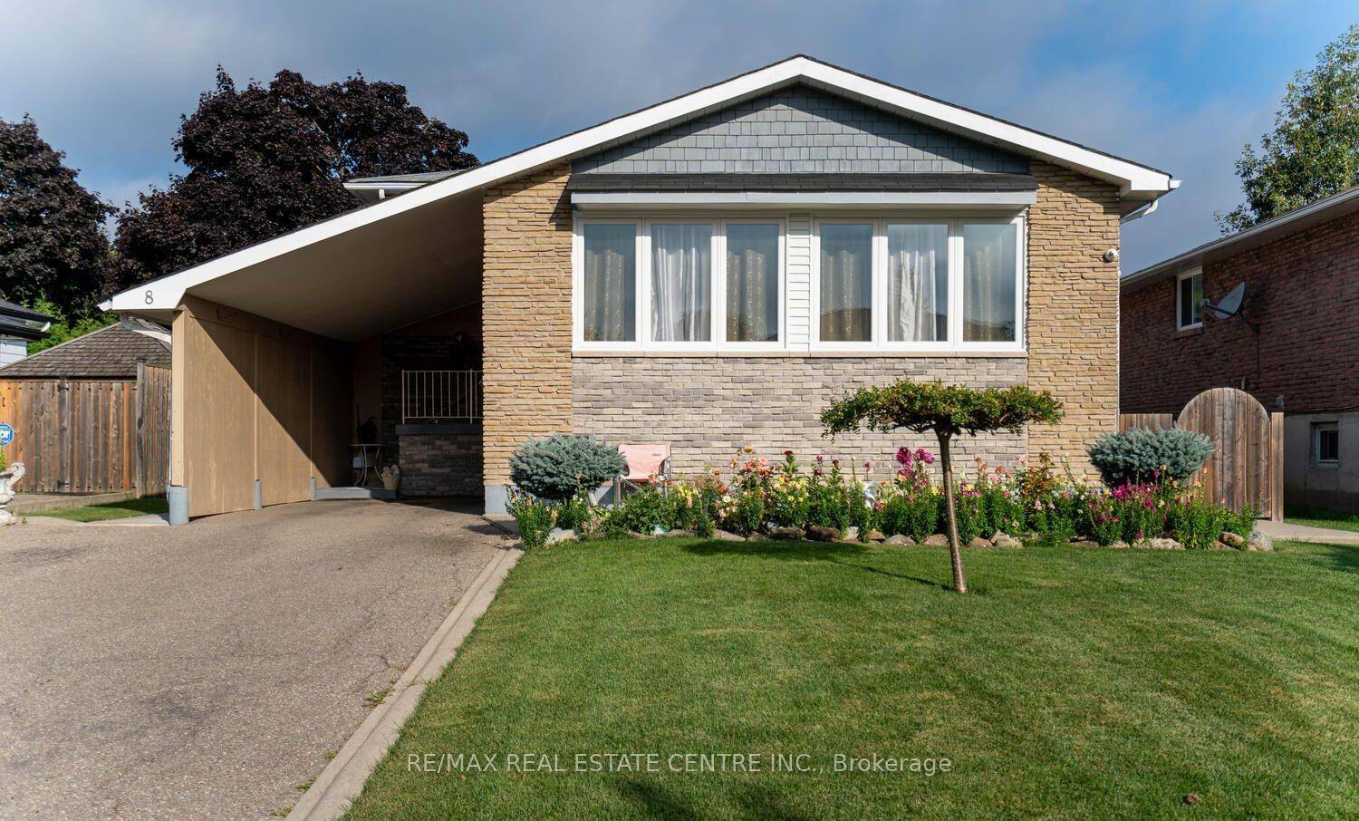 . Beautiful, Renovated, Detached, Home with 3 Entrances Recent Upgrades Include Windows, Doors, Hardwood Flooring, Washrooms, Custom Kitchen W SS Appliances, Gas Stove, Granite Counters amp ; Breakfast Bar.