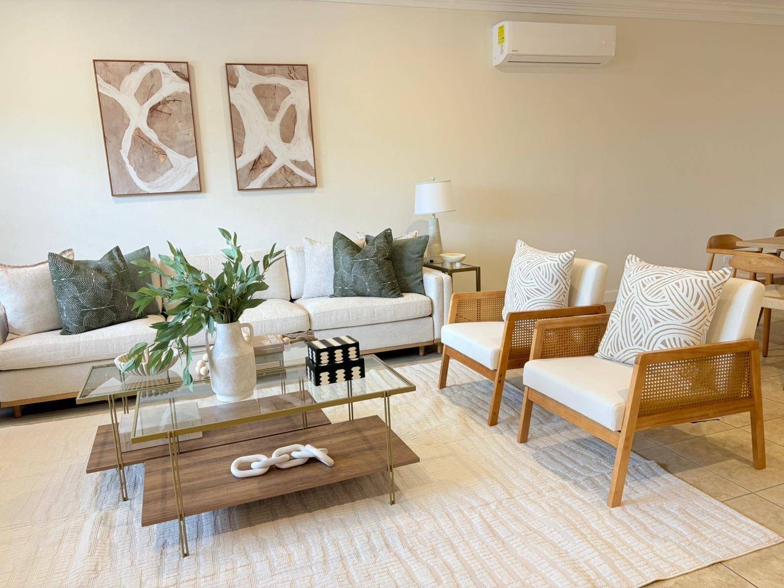 SANDYPORT Condo New-Providence