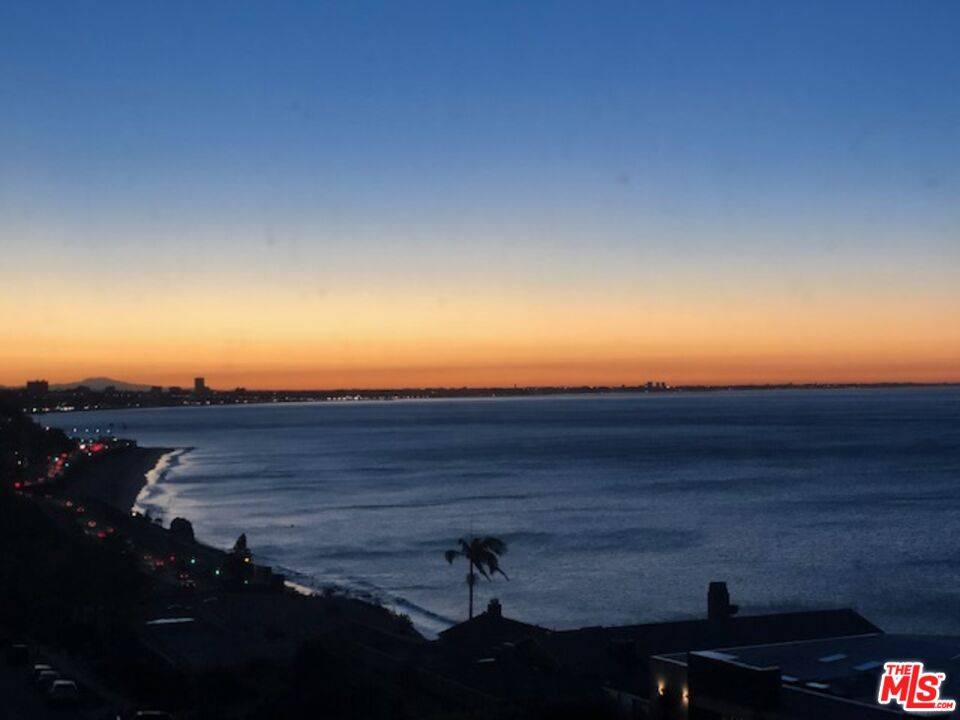 18203 COASTLINE DR 2BR Malibu La