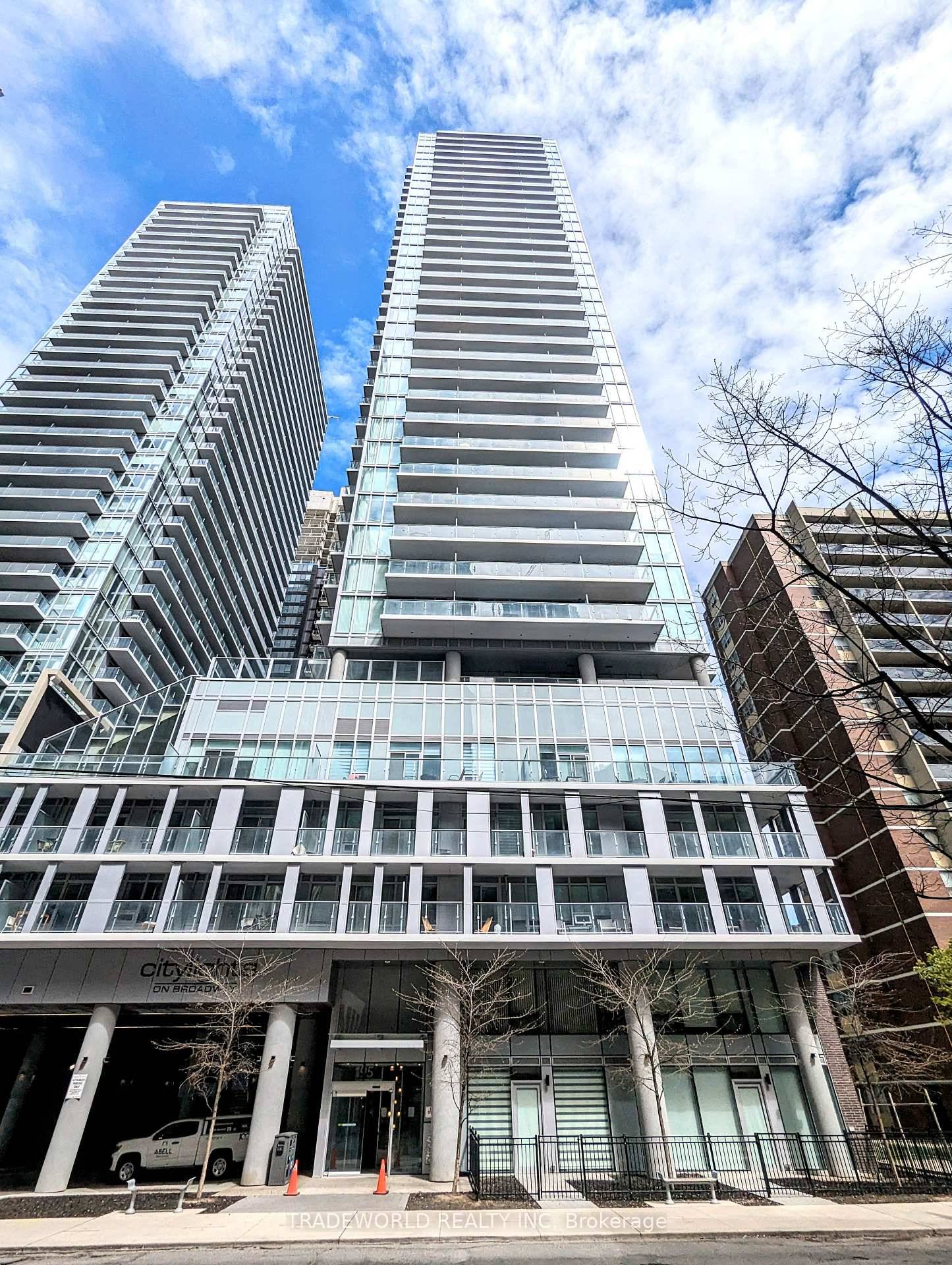 FURNISHED Luxurious Condo In the Heart Of Yonge amp ; Eglinton Laminate Flooring Throughout With Modern Finishes and Stainless Steel Kitchen Appliances Steps to Subway, Shopping, Restaurants amp ; All ...