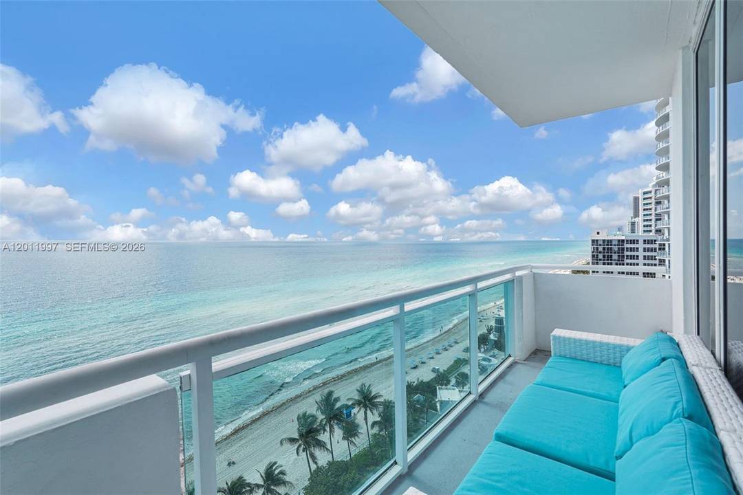 Wake up to endless ocean views in this stunning 3 bedroom penthouse, featuring a spacious layout with over 2, 500 sq.