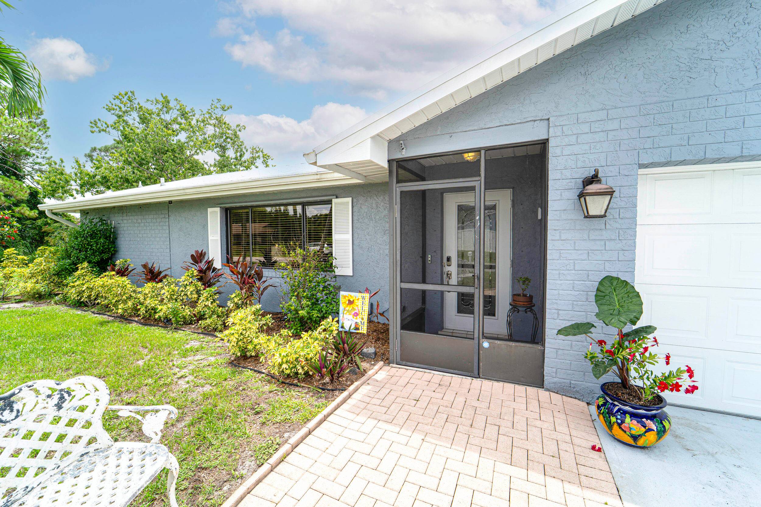 Welcome to your new home located in Central Port St.