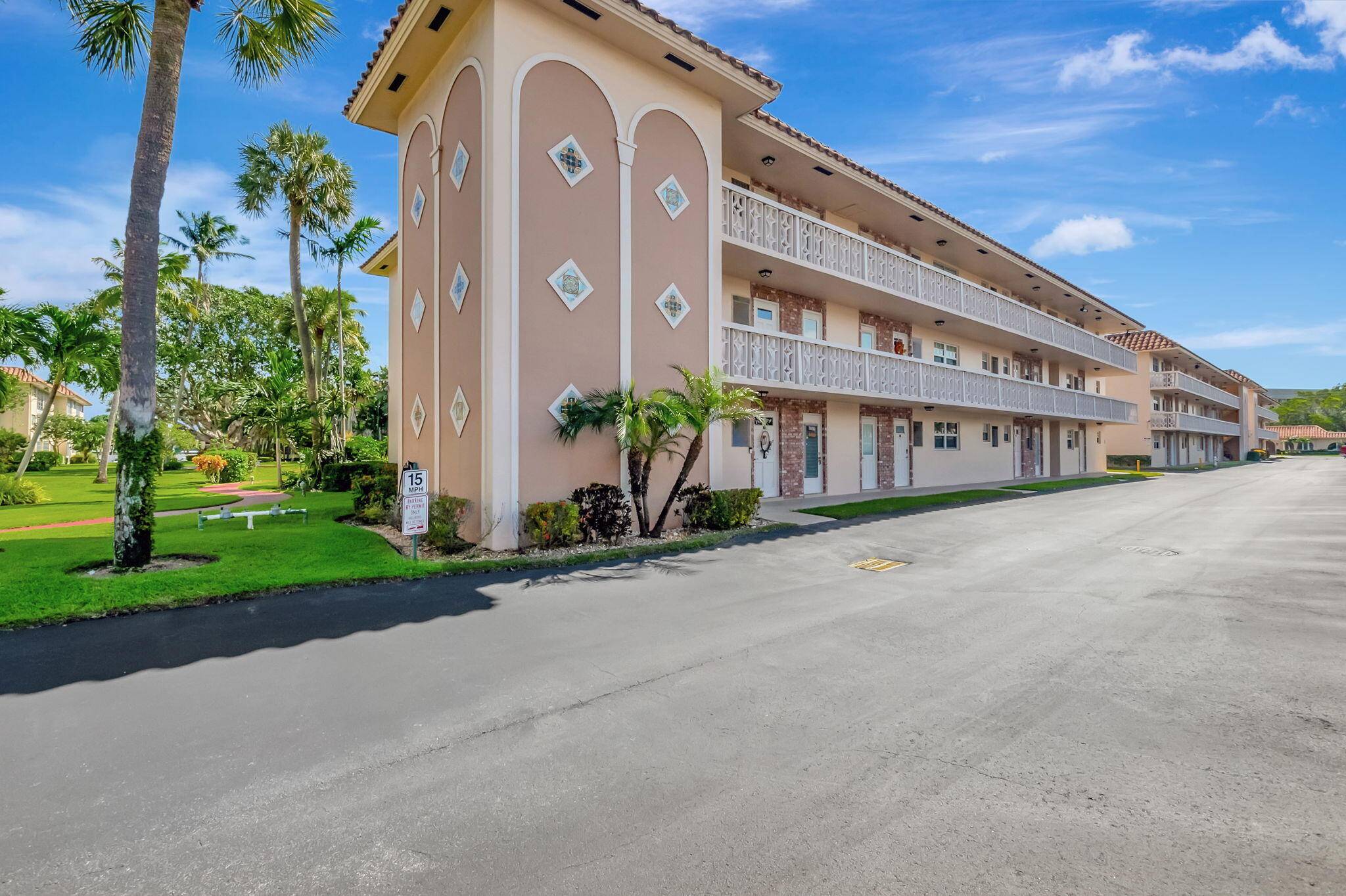 55 condo, Amazing location with this 2 2 condo nestled into the highly coveted East Boca Raton market.