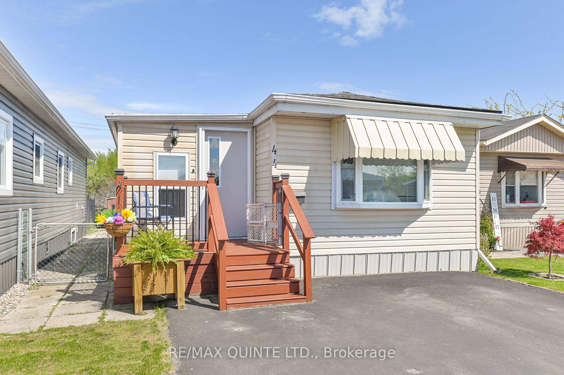 This 2 bedroom, open concept mobile home features a large eat in kitchen with plenty of counter and cupboard space, plus built in storage.