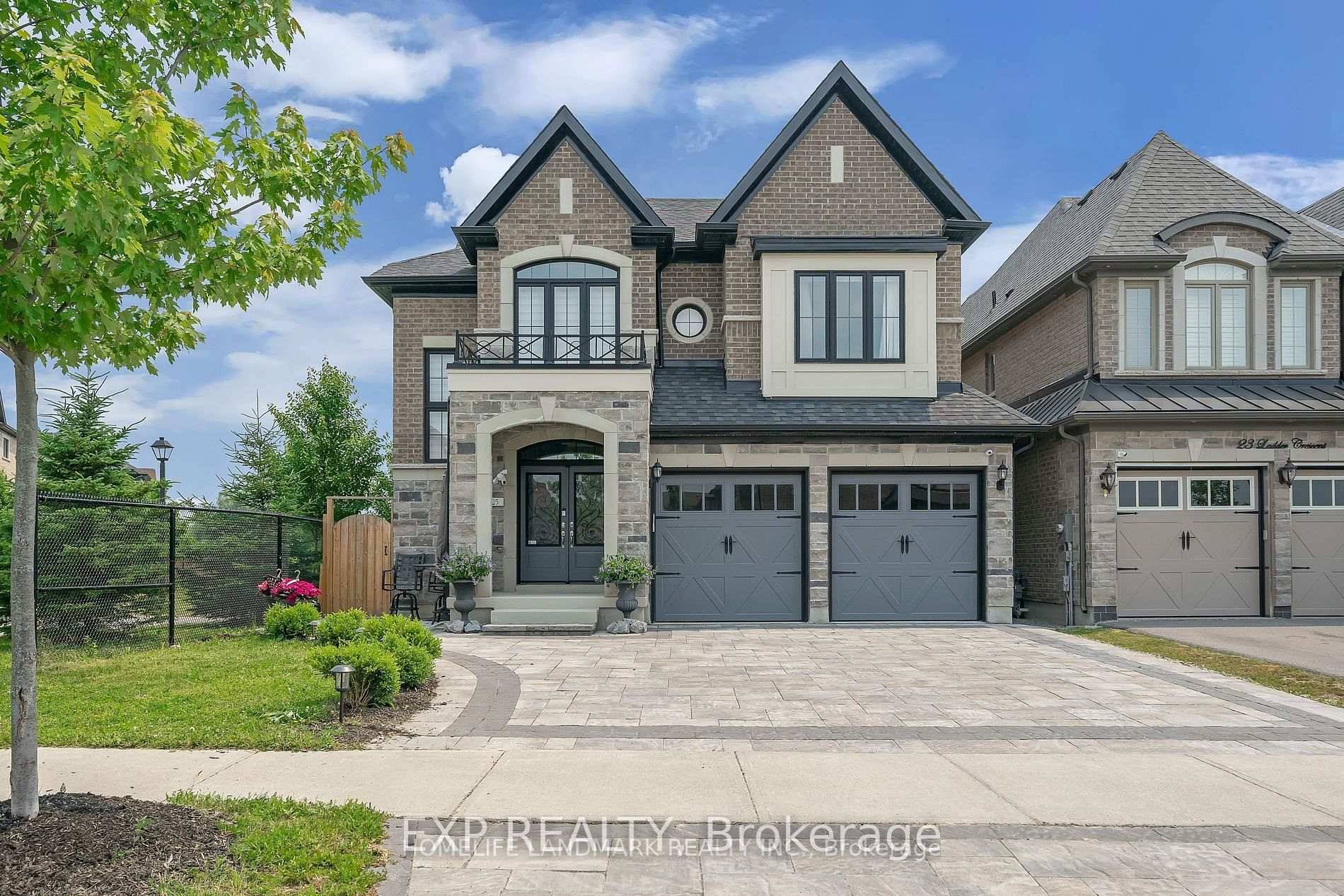 DON'T MISS THIS INCREDIBLE OPPORTUNITY TO OWN A LUXURY HOME IN A PRIME LOCATION !