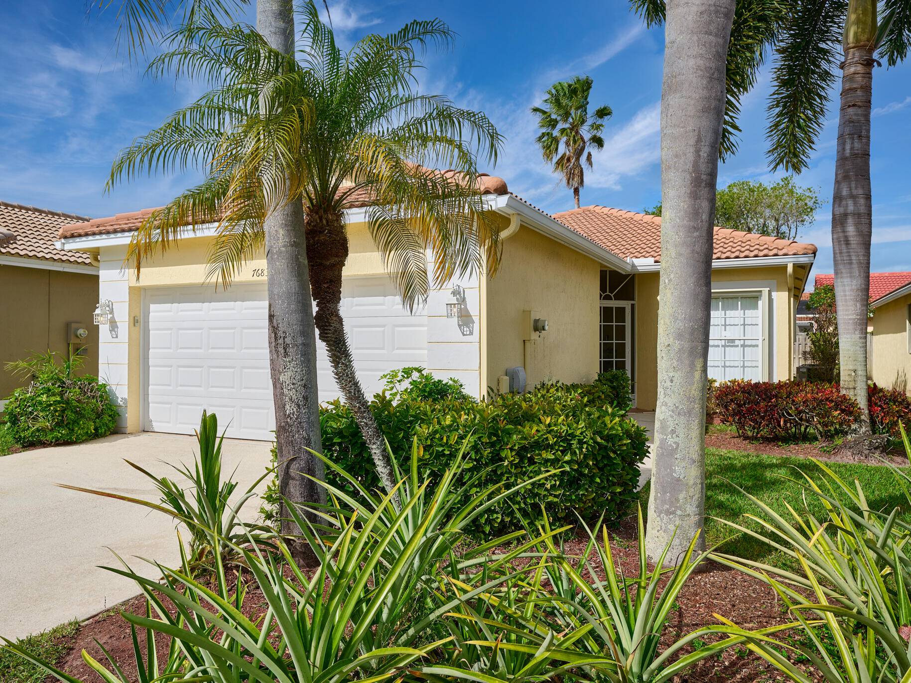 Welcome to The Grove, a sought after 55 guard gated community offering a vibrant active lifestyle w a low HOA !